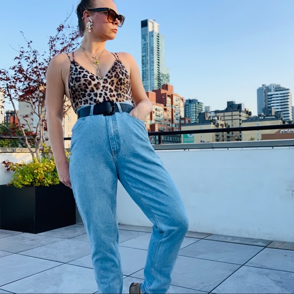 JORDACHE Vintage 80s Light Wash High Tapered Blue Jeans - Picture 16 of 17